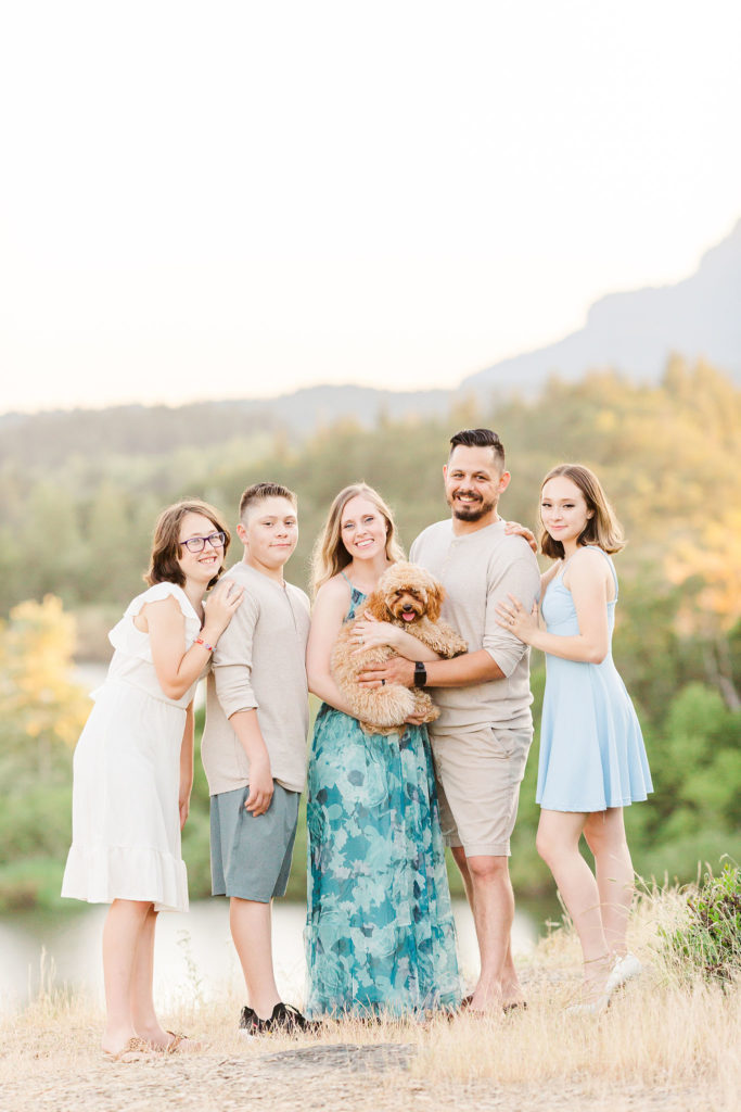 family photos with teens and their dog at Columbia River Gorge