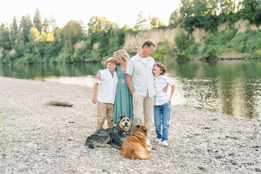 family with dogs at river family photos salem oregon photography by Samantha Shannon